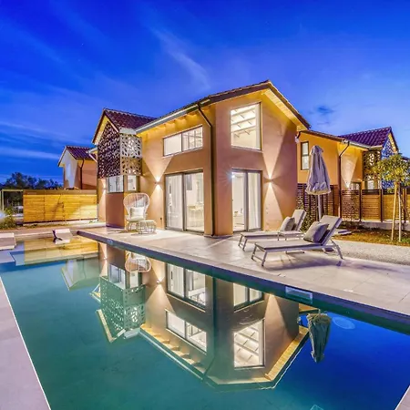 Villa Wind By *